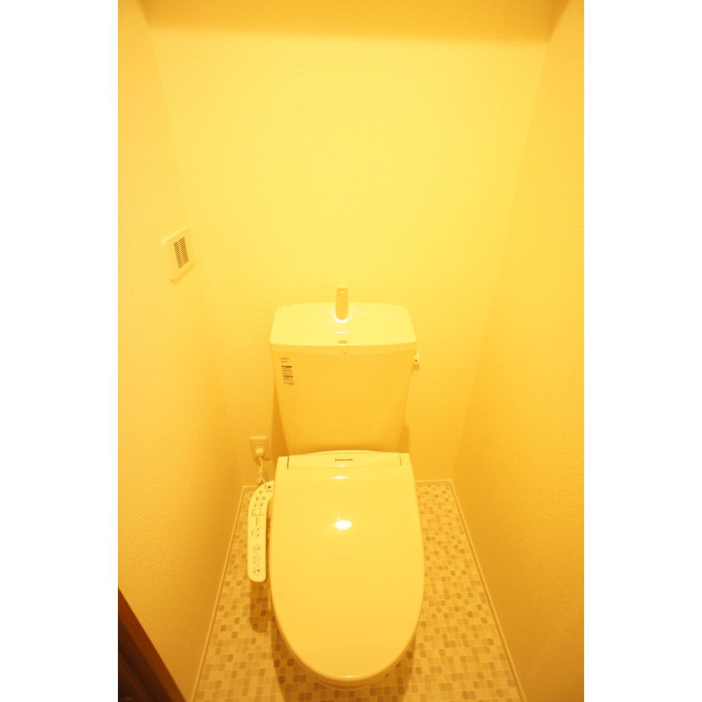 シンプルで使いやすいトイレです