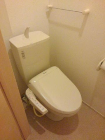 清潔感のあるトイレです