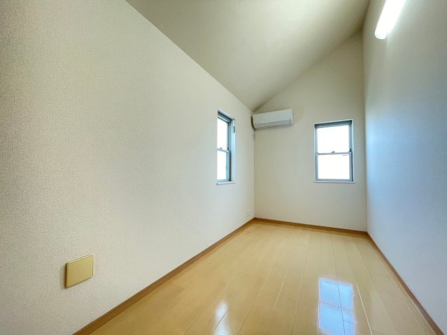 ※同じ間取りの別部屋の写真になります