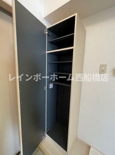 ＴＭＴ参番館の玄関