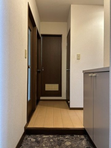 毎日通る玄関はこちらです