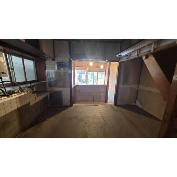 豊中市立花町３丁目の店舗事務所