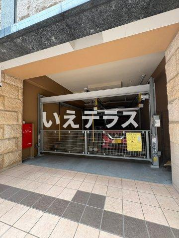 プレサンス三宮花時計前の駐車場