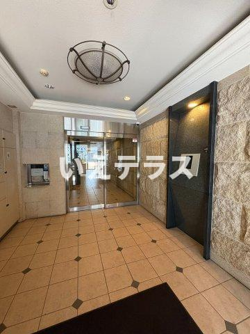 プレサンス三宮花時計前のロビー