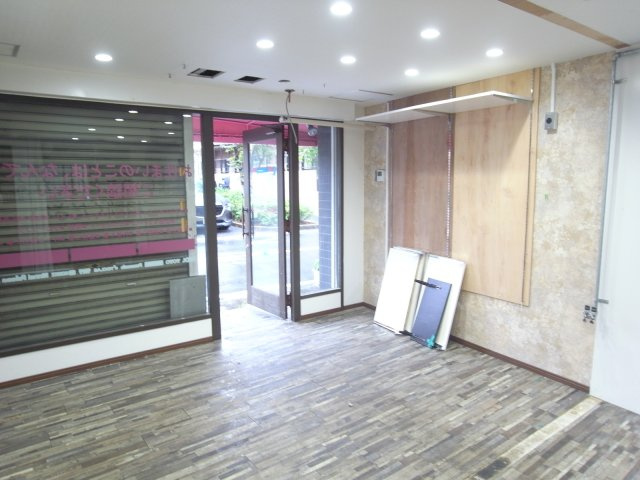 豊中市春日町２丁目の店舗事務所