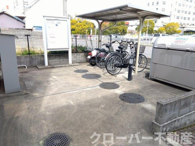 レオネクストみなとまちの駐車場