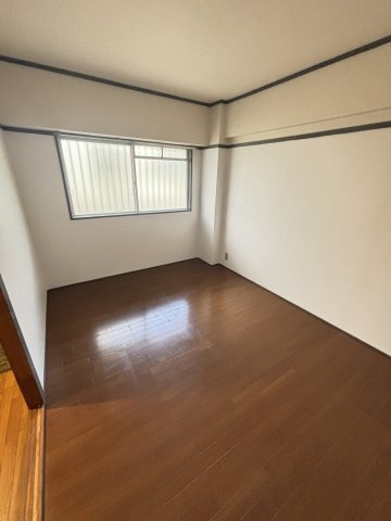 【寝室】