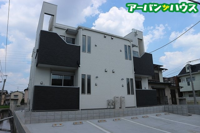 GRANDTIC TOMITAの外観