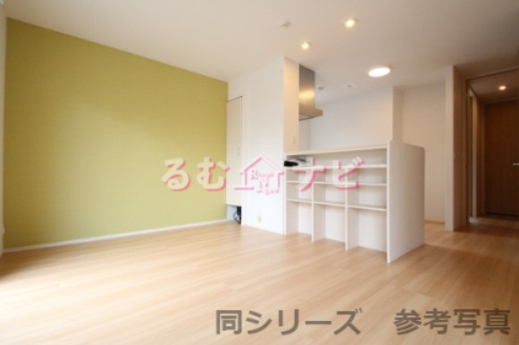 福岡市南区寺塚１丁目のアパートの居間・リビング