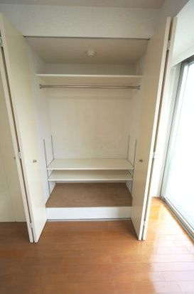 ラグジュアリーアパートメント森下の収納