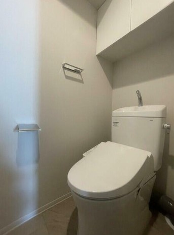 台東区柳橋１丁目の賃貸マンションのトイレ