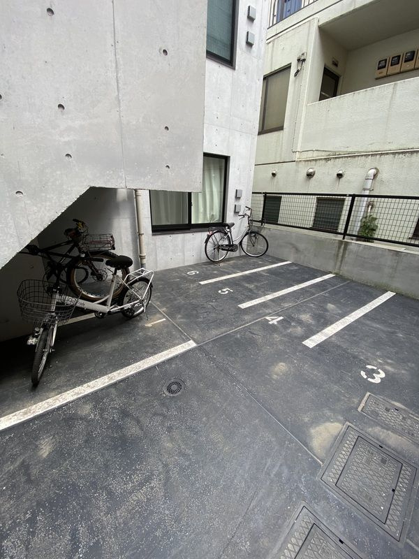 バークレーン中延の駐車場