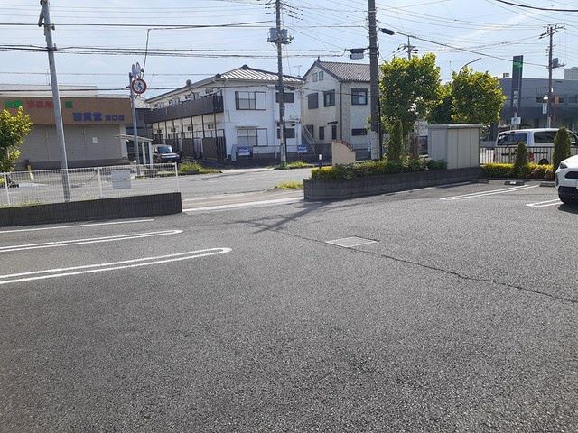ブルーテルの駐車場