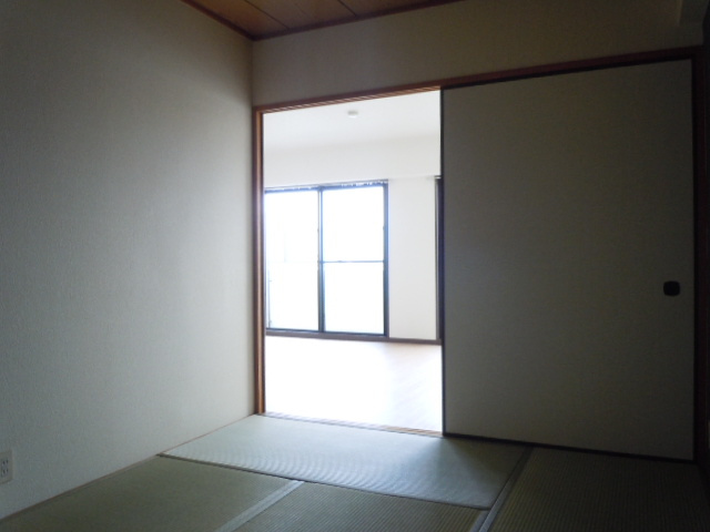 ロイヤルグレース上野東の子供部屋