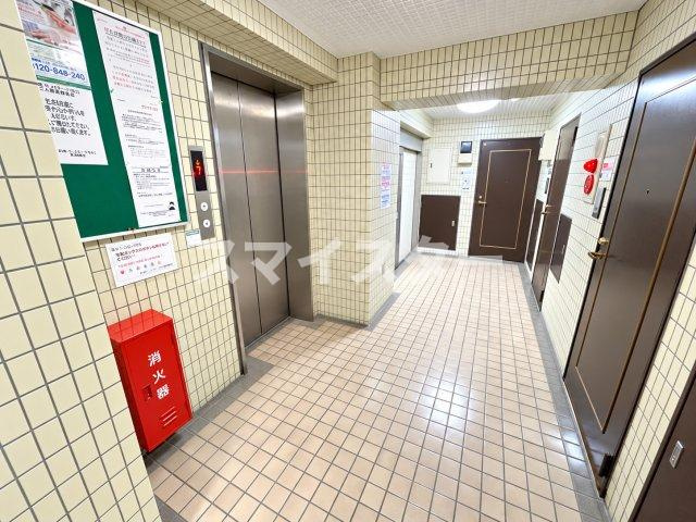 市川市市川４丁目の賃貸マンションのロビー