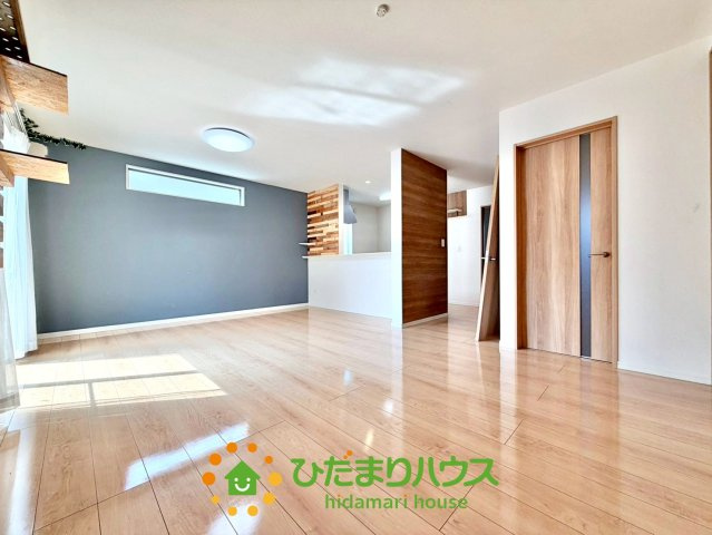 古河市大山　中古一戸建ての居間・リビング