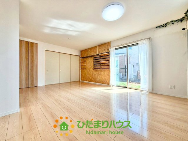 古河市大山　中古一戸建ての居間・リビング
