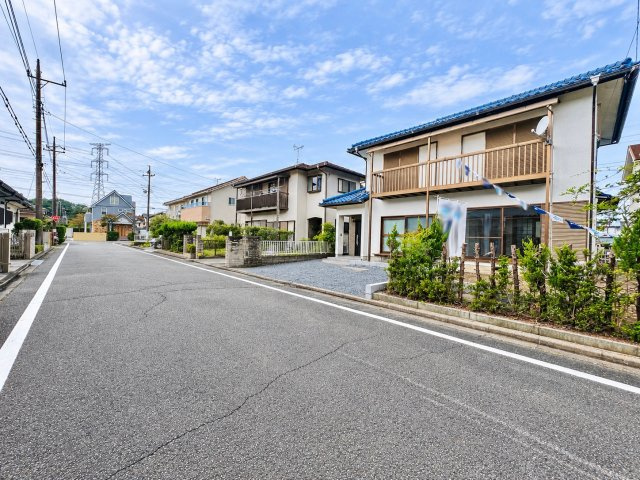 高崎市吉井町の前面道路含む現地写真|閑静な住宅地で駐車も楽々♪