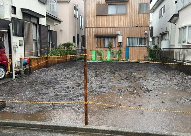 【外観】 | 大野台新築戸建 | 物件の詳細については、現地を見てわかること以外に、役所や法務局などで調べないとわからないことがあります。そのため、現地に行く場合は、もしこの物件を買ったらどのような生活ができるかをイメージしましょう。