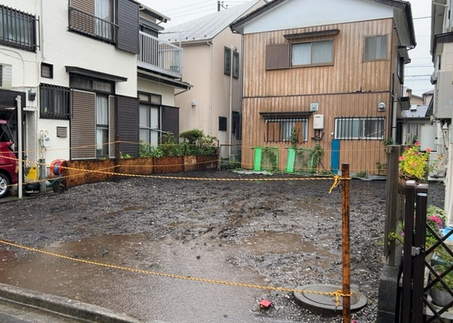 【外観】 | 大野台新築戸建 | 現在は更地となっています。現地をご見学に行く際は、道路の幅や周辺の交通量、施設などをご確認頂くことをおすすめします！ある程度イメージをつけたいという場合は、同売主の施工事例や完成パースもお見せします。