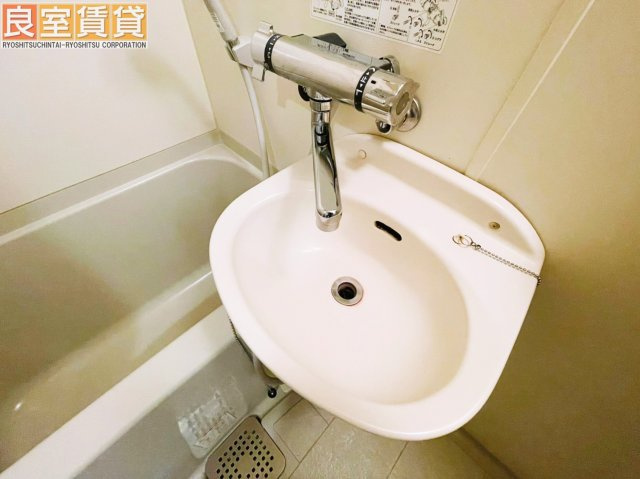 【洗面所】 | ソレイユ御器所