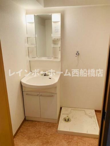 ヴィラージュ新鎌ケ谷B棟の独立洗面台