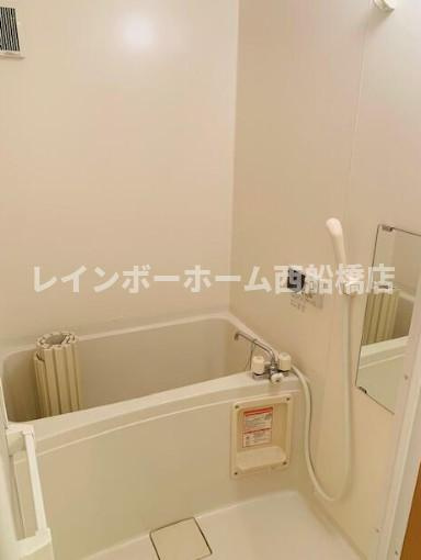 ヴィラージュ新鎌ケ谷B棟の浴室