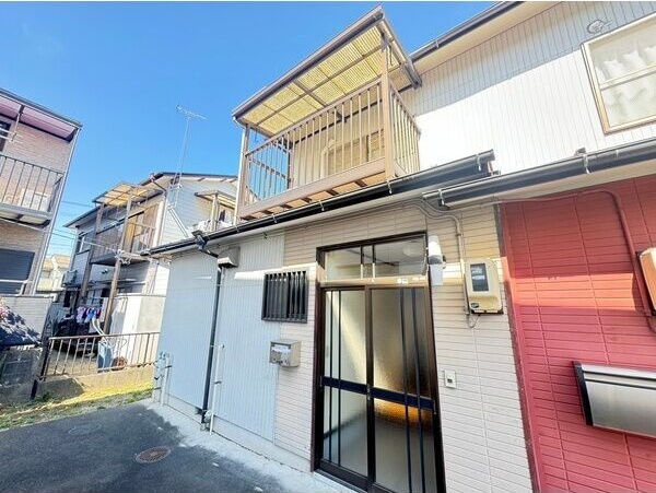 二女子町貸家の外観