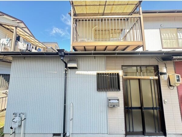 二女子町貸家の外観