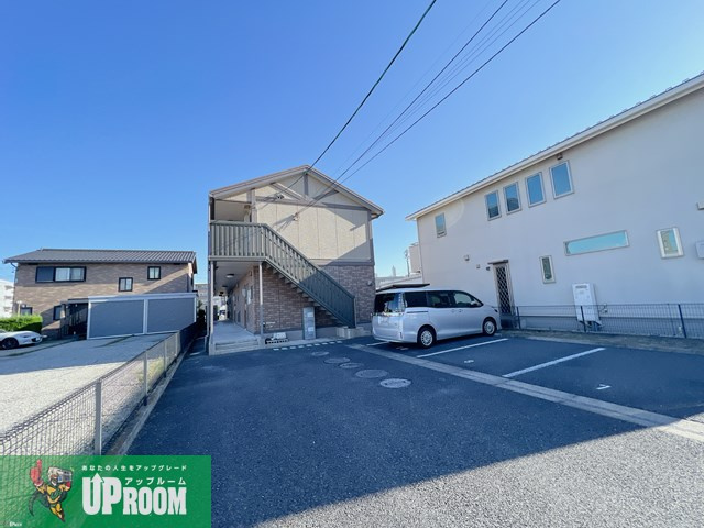 ファミール東川の駐車場