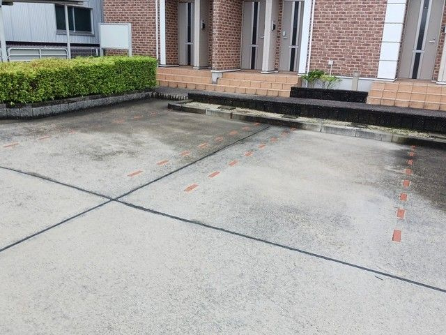 ブローテ吉津の駐車場