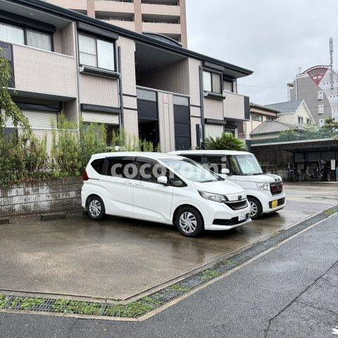 サニーハイツ香里園の駐車場