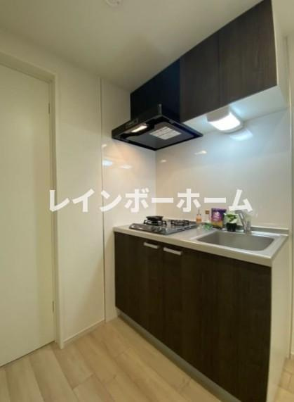 （仮）KIS江戸川区一之江アパート2期1のキッチン|※建築中のため同施工会社参考写真となります。