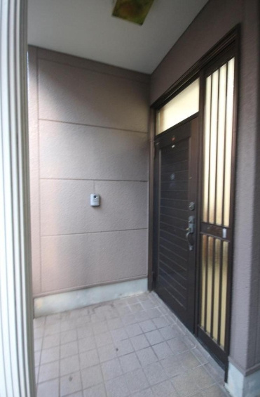 泉町3丁目アパートのエントランス