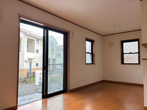 【仲介手数料０円】藤沢市用田　中古戸建の居間・リビング|藤沢市用田　中古戸建