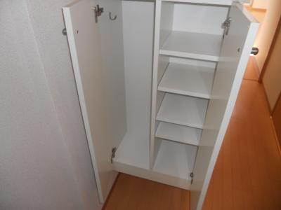 グランドパレス西院東館の収納|下駄箱
