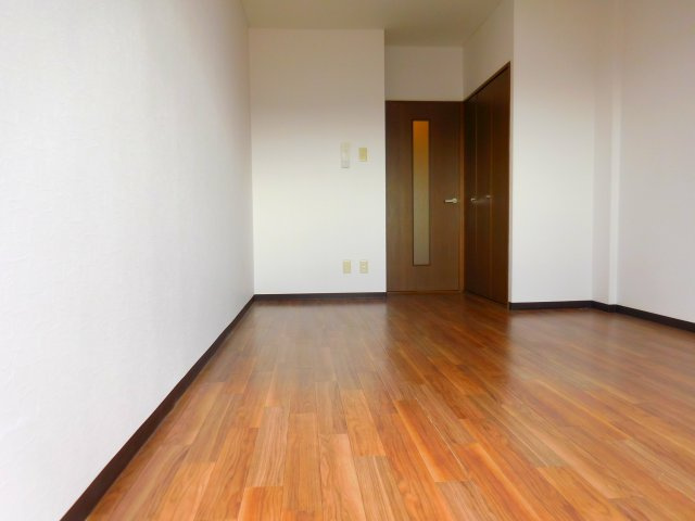 中村ハイツⅡ号館の洋室