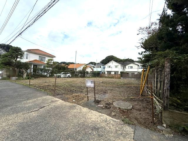 建築条件無し　住宅街　更地の外観