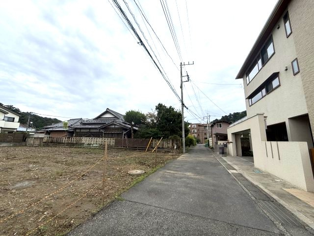 建築条件無し　住宅街　更地の前面道路含む現地写真|前面道路