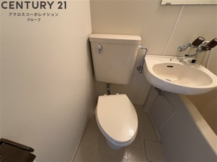 浴室内にトイレがあります☆