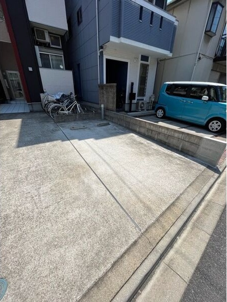 ロプト浄心の駐車場