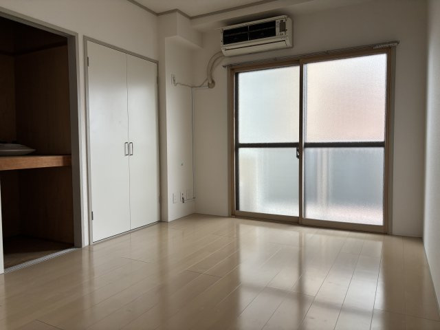 サンパレスＣＡ田中の洋室