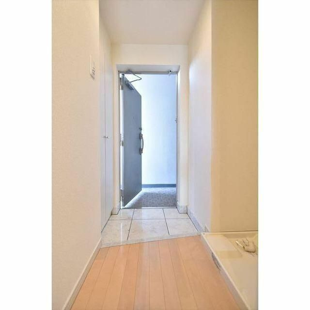 ヴェルト横浜吉野町の玄関
