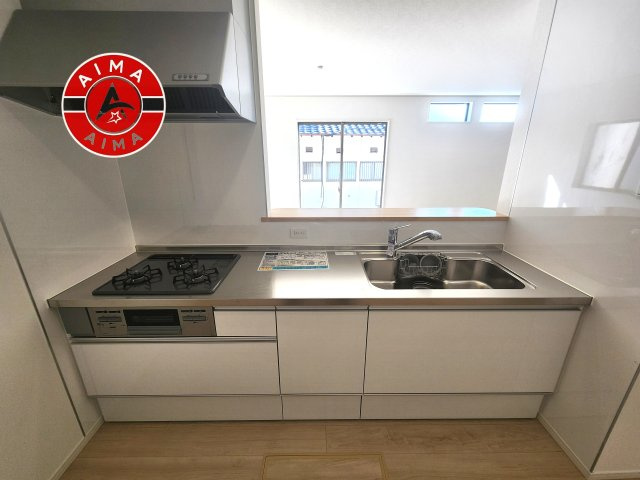 糟屋郡宇美町平和2丁目第5-3棟（2号棟）のキッチン|忙しい朝でも家族揃って食事をしたいゆとりあるダイニングスペース。