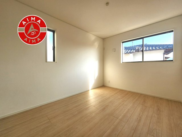 糟屋郡宇美町字平和2丁目第5-2棟（3号棟）の洋室|採光良好な洋室は全居室、複層ガラスの遮熱効果と断熱効果で、一年中快適に過ごせます。