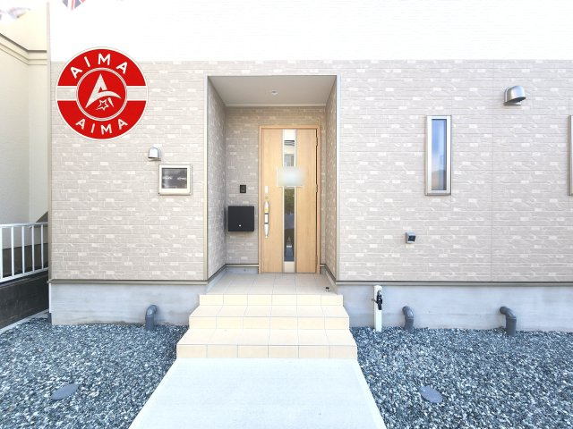 糟屋郡宇美町字平和2丁目第5-2棟（3号棟）の玄関|おでかけの時も帰った時も、「我が家」を最初に感じでもらえる素敵な空間に。
