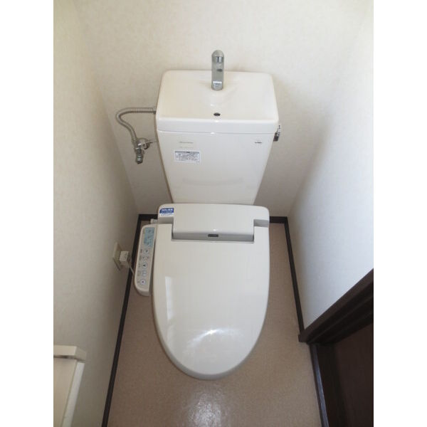 美乃利戸建てのトイレ