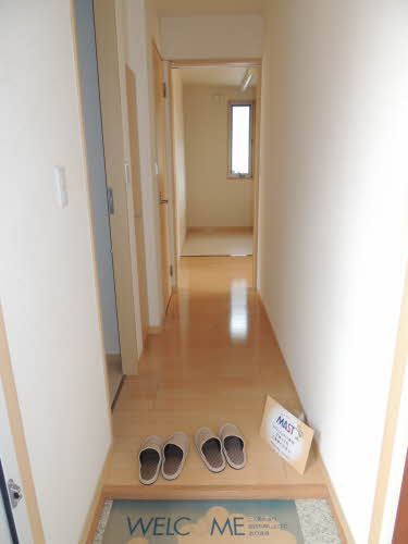 熊本市中央区新屋敷２丁目のアパートの玄関