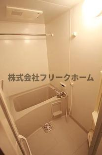 小金井市中町２丁目のアパートの浴室