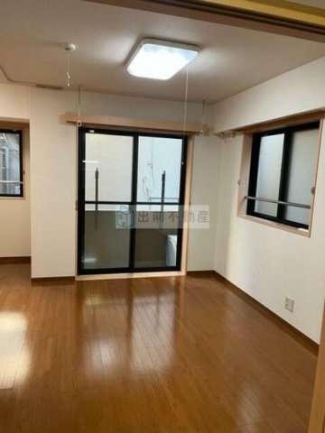 新宿区高田馬場３丁目の賃貸マンションの居間・リビング